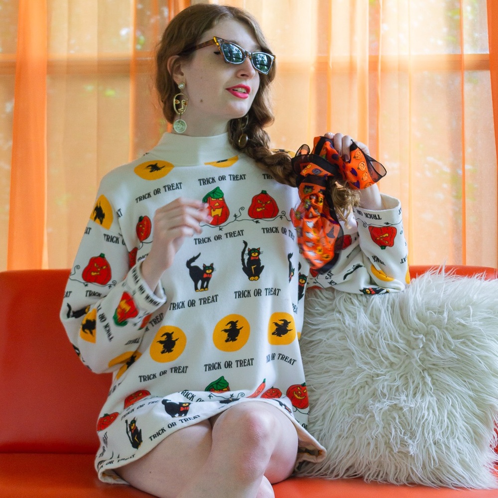 Spooky Vintage Halloween Sweatshirt, Size Medium